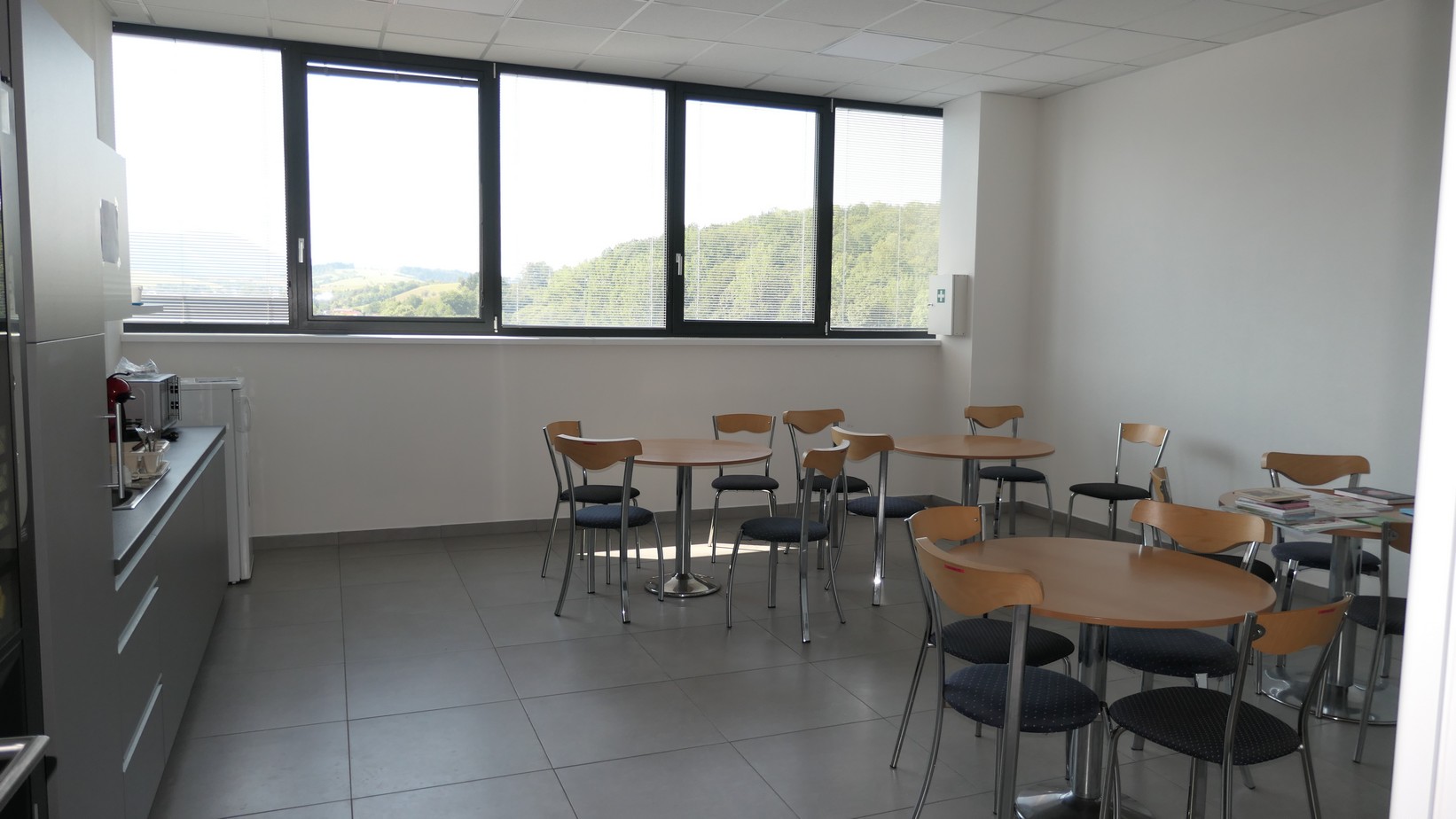Moderné reprezentatívne kancelárske priestory s parkovaním, 520 m2,  Žilina.