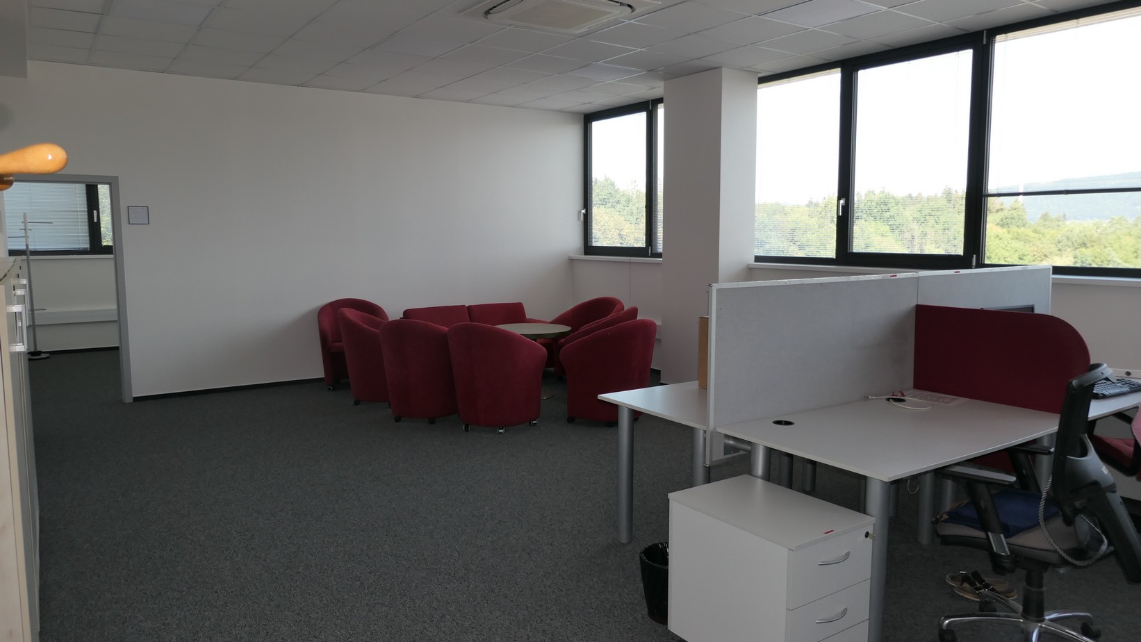 Moderné kancelárske priestory na prenájom s parkovaním, od 39-520 m2, Žilina okrajová časť.